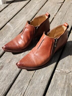 Frye Sasha Zip Moto Leather Shooties
